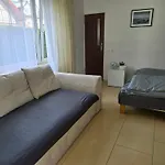 Δωμάτια σε οικογενειακή κατοικία Goscinne