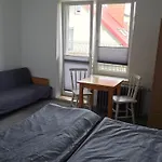 Quarto em Acomodações Particulares Goscinne *